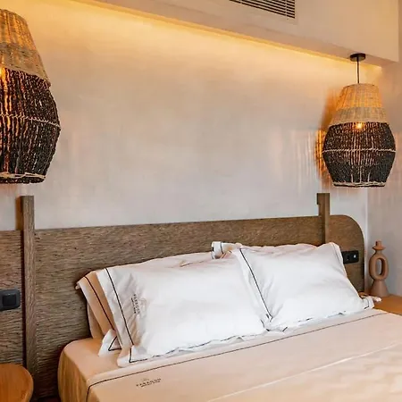 Villa Paragon 3 *